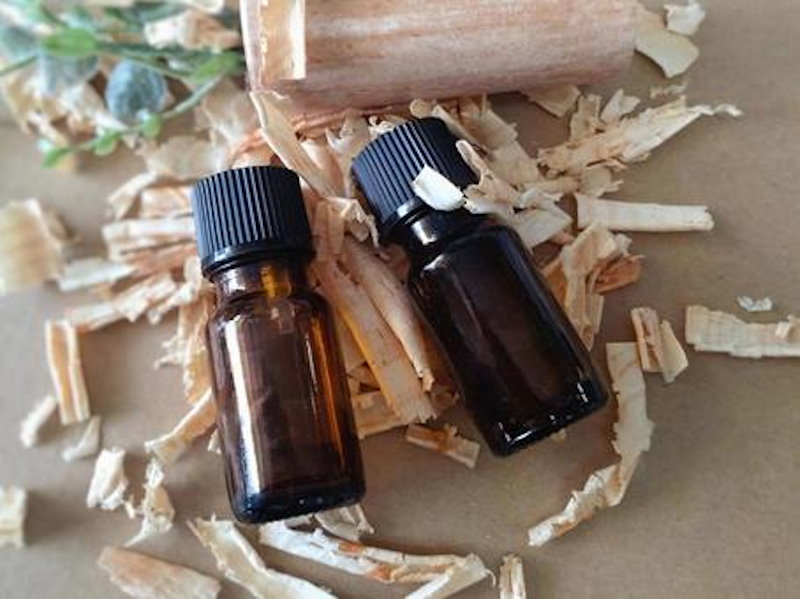 檜のスプレーづくり　～森の香りを持ち帰ろう～