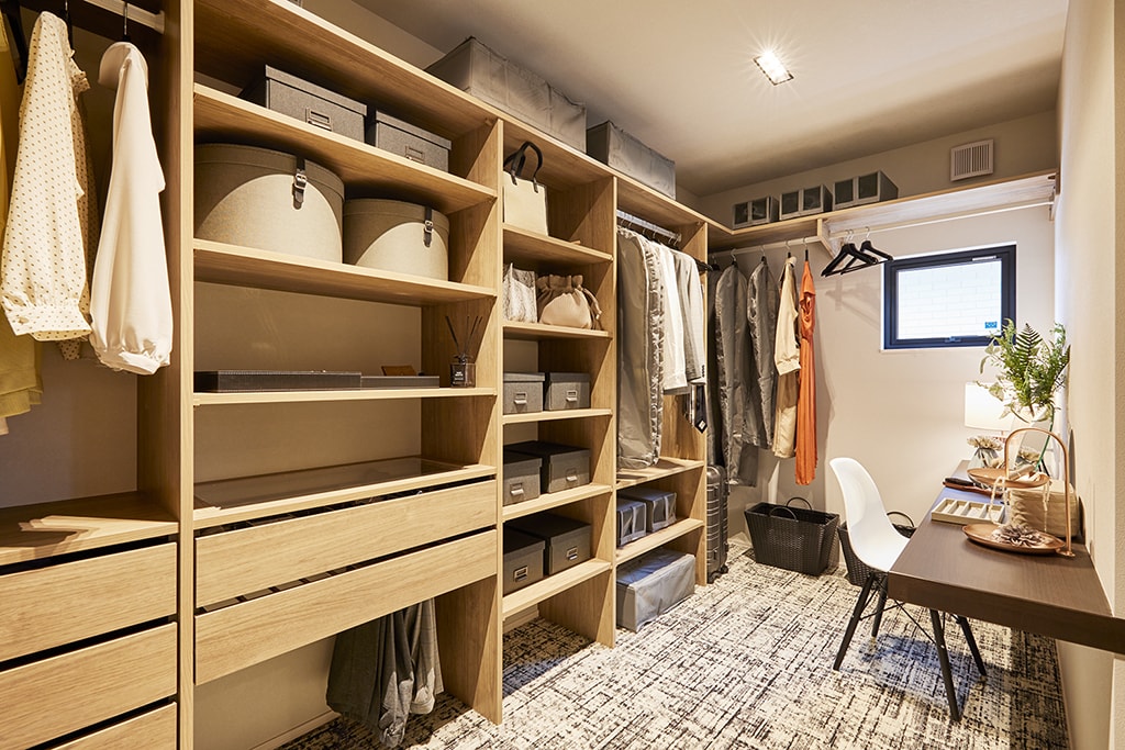 08_新潟万代八千代展示場_ウォークインクローゼット