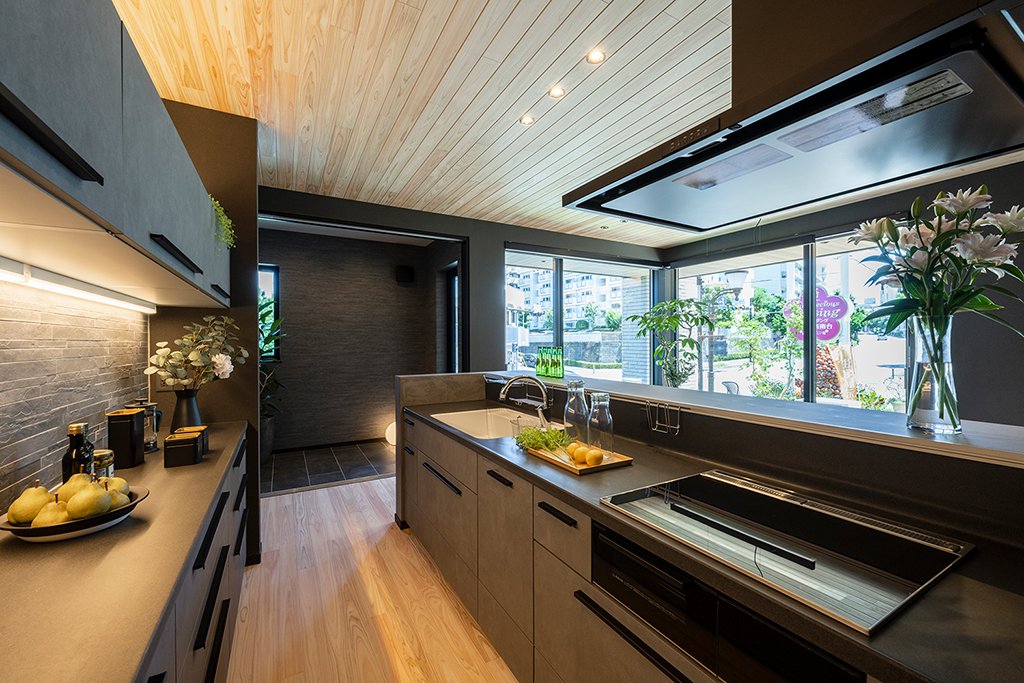 03_横浜港南台展示場_キッチン