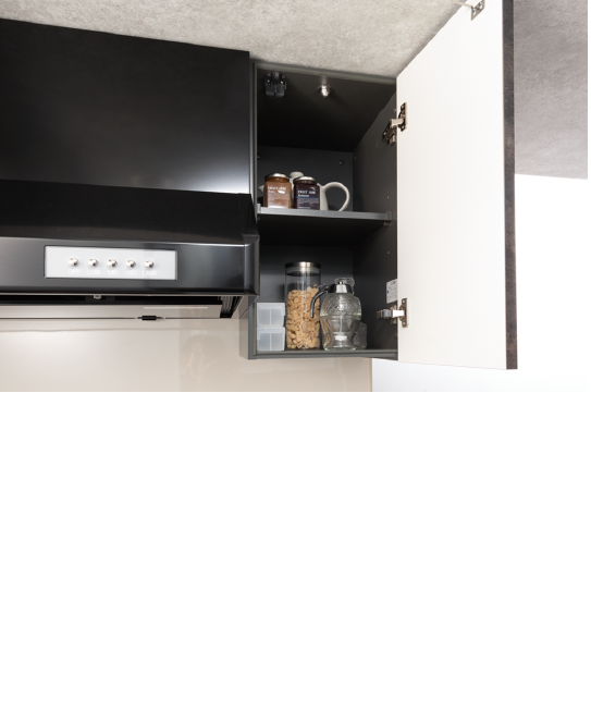 吊り戸棚,キッチンワークで作業の効率化はもちろん、ストレスフリーにするために、手を伸ばせば届き、収納力をアップしてくれる便利な戸棚を採用しました。※F・Ftg、G・Gtg、Krタイプのみ