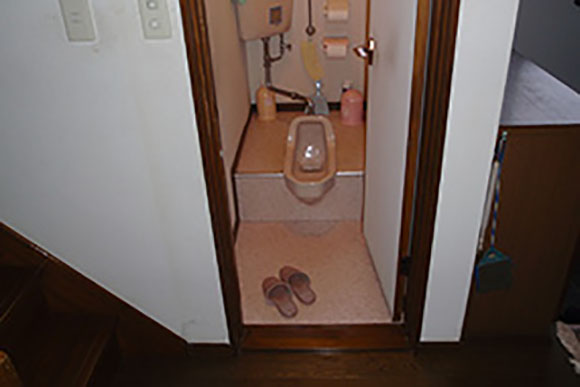 事例3 トイレの取り換え Before